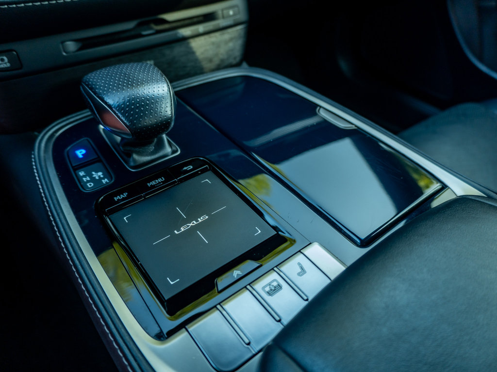 Used 2019 Lexus LS 500 F Sport w/ Accessory Package (Z1) AWD/4WD image 27