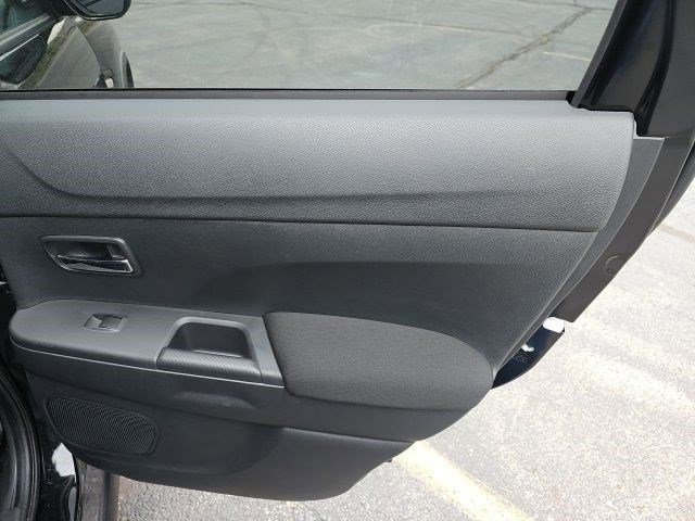 Used 2025 Mitsubishi Outlander Sport ES image 16