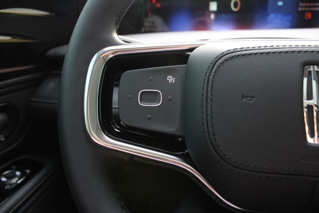 New 2026 Lincoln Nautilus Reserve AWD/4WD image 14