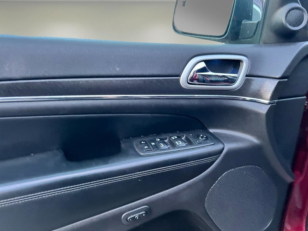 Used 2018 Jeep Grand Cherokee Limited AWD/4WD image 8