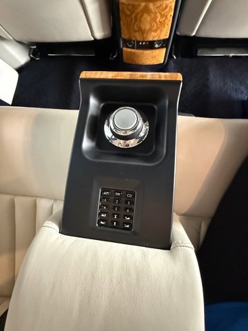 Used 2009 Rolls-Royce Phantom Sedan RWD image 31