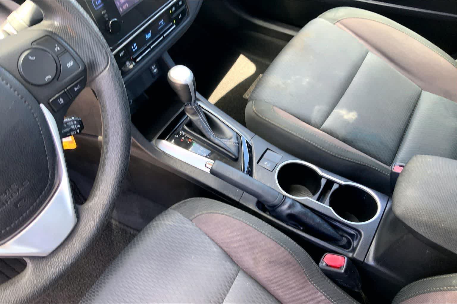 Used 2019 Toyota Corolla LE FWD image 16