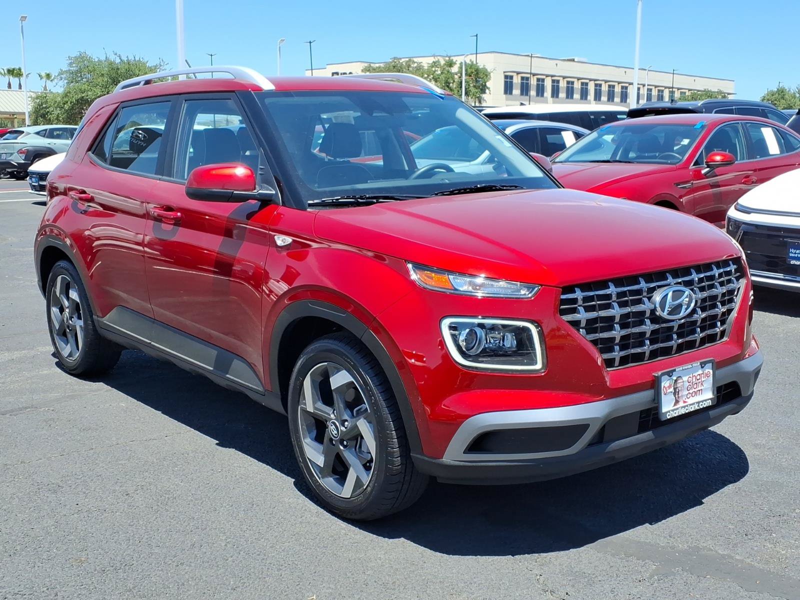 Certified 2025 Hyundai Venue Limited FWD image 7