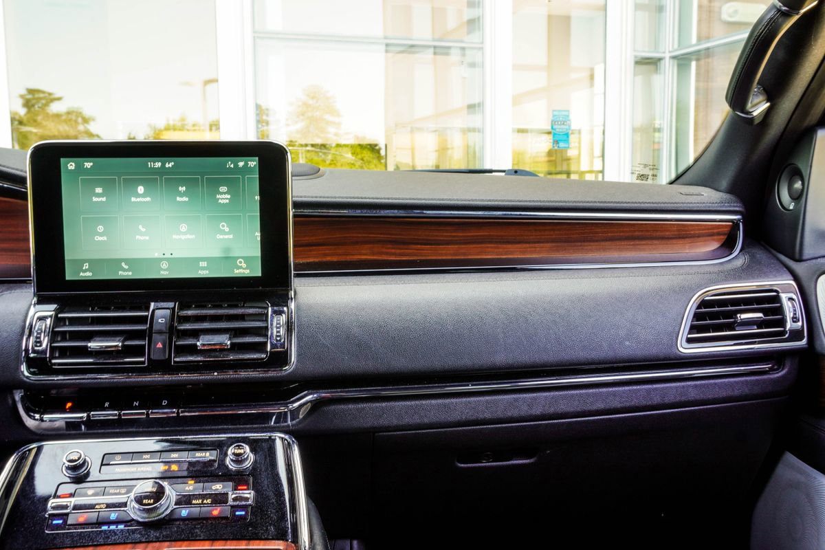 Used 2021 Lincoln Navigator Reserve image 18