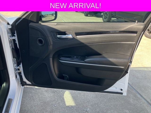 Used 2023 Chrysler 300 Touring image 11