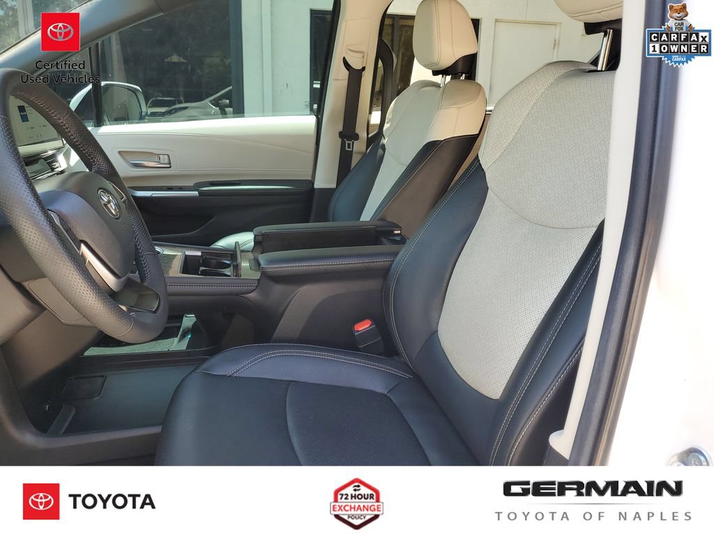 Certified 2025 Toyota Sienna Limited FWD image 21
