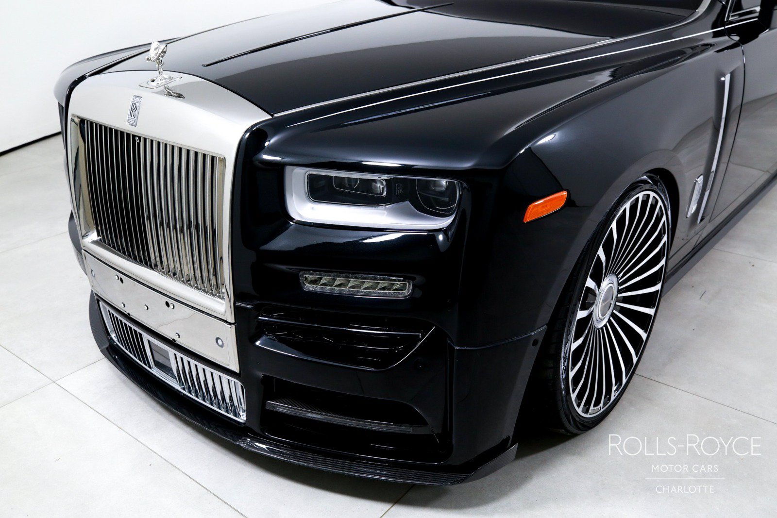 Used 2018 Rolls-Royce Phantom Sedan RWD image 45