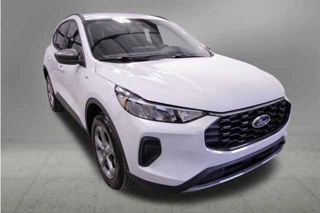 Used 2025 Ford Escape ST-Line w/ Tech Pack #1 image 8