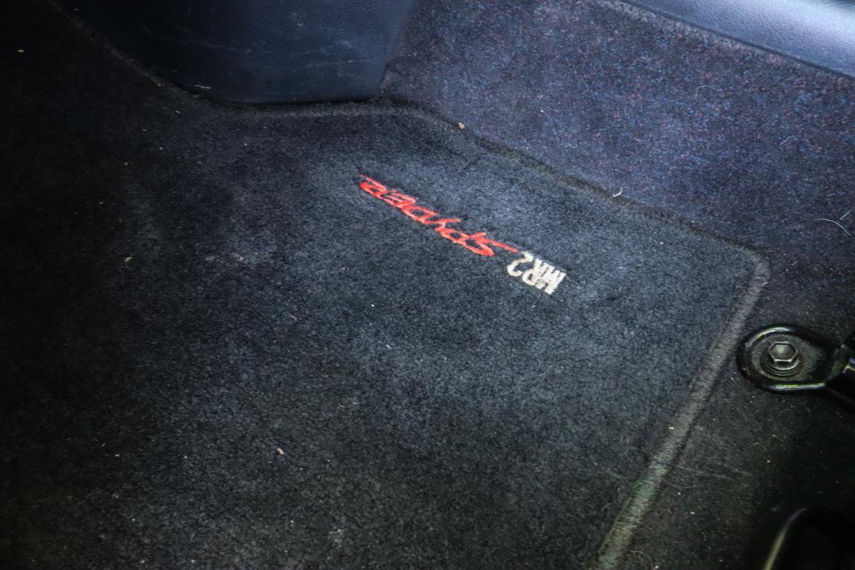 Used 2000 Toyota MR2 Base image 23