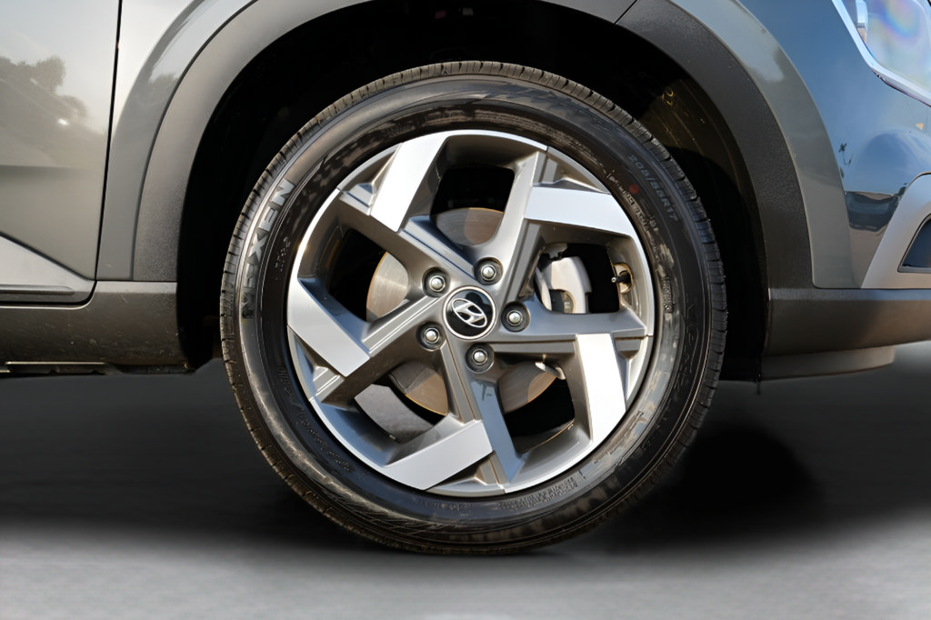 Certified 2026 Hyundai Venue SEL FWD image 9