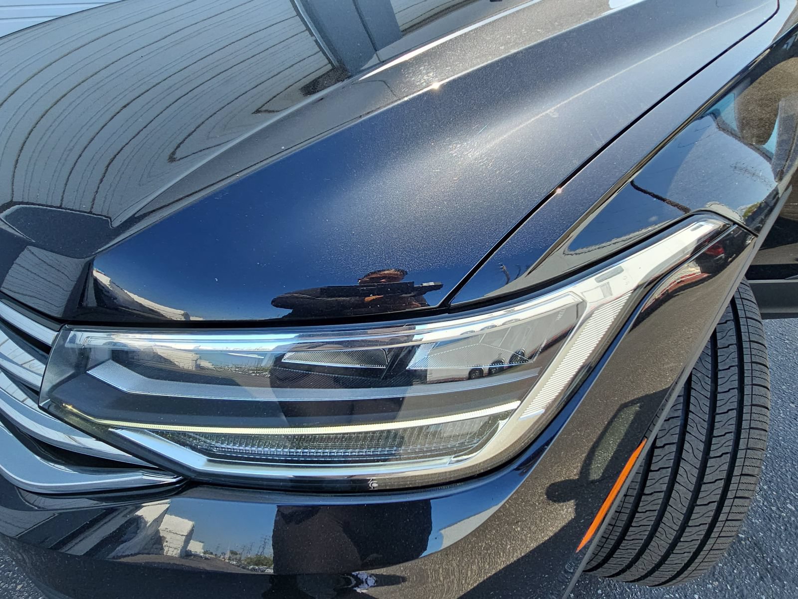 Certified 2024 Volkswagen Tiguan SE FWD image 33
