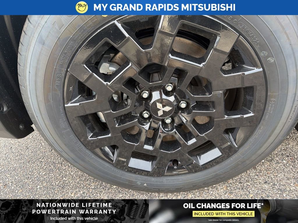 New 2026 Mitsubishi Outlander Trail Edition image 9