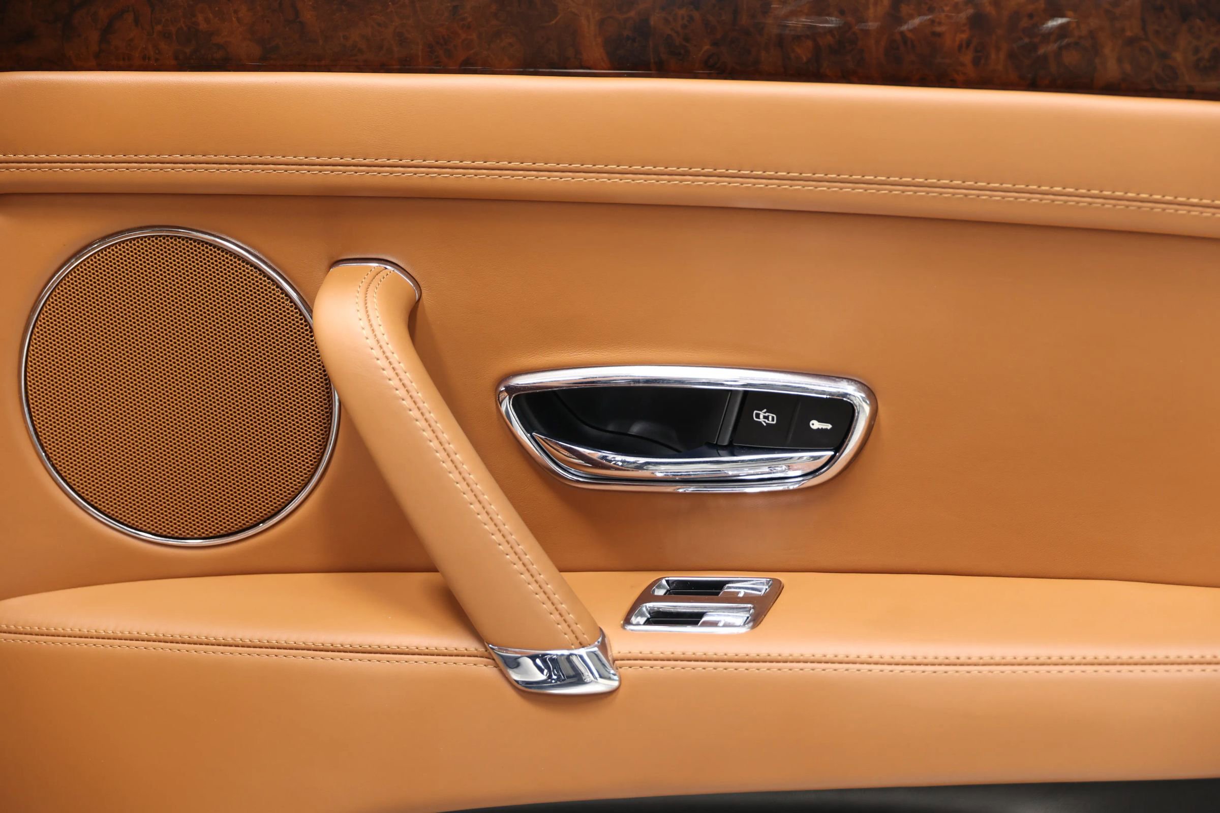 Used 2015 Bentley Flying Spur V8 AWD/4WD image 57