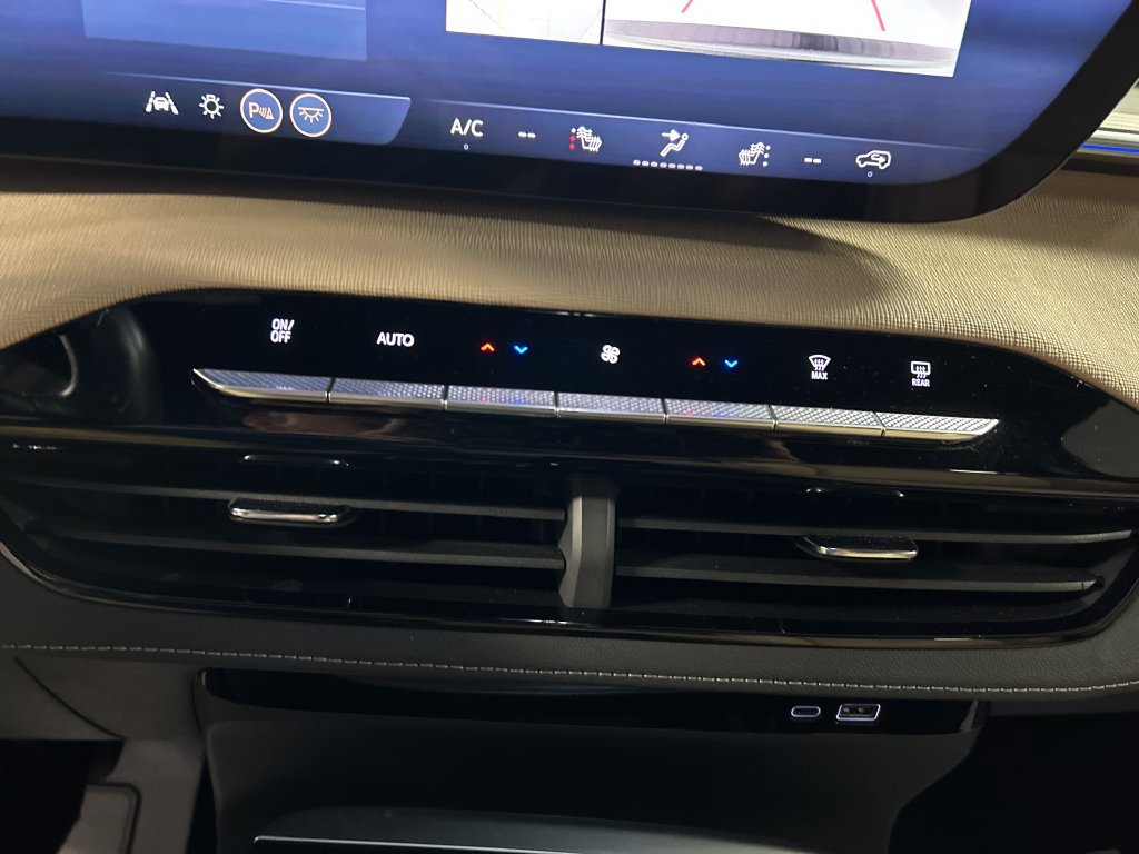 Used 2026 Buick Enclave Preferred FWD image 19