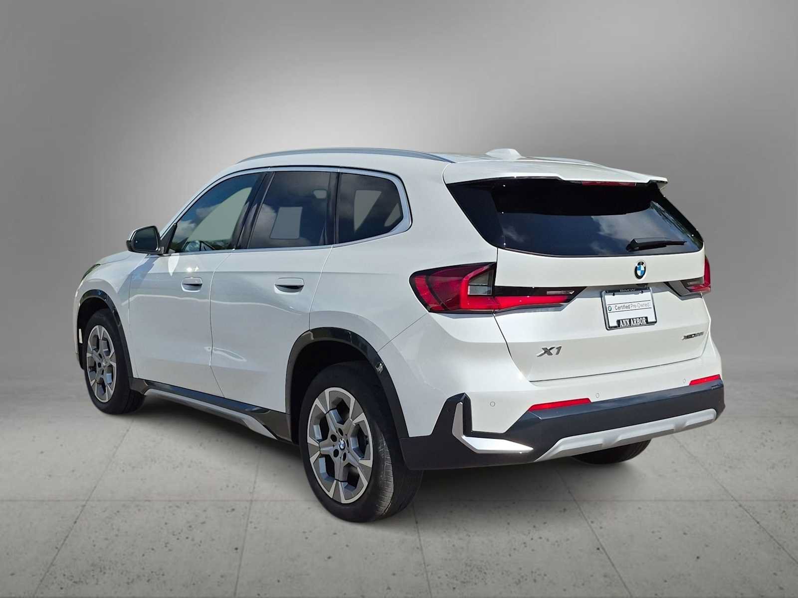 Used 2023 BMW X1 xDrive28i w/ Convenience Package AWD/4WD image 6