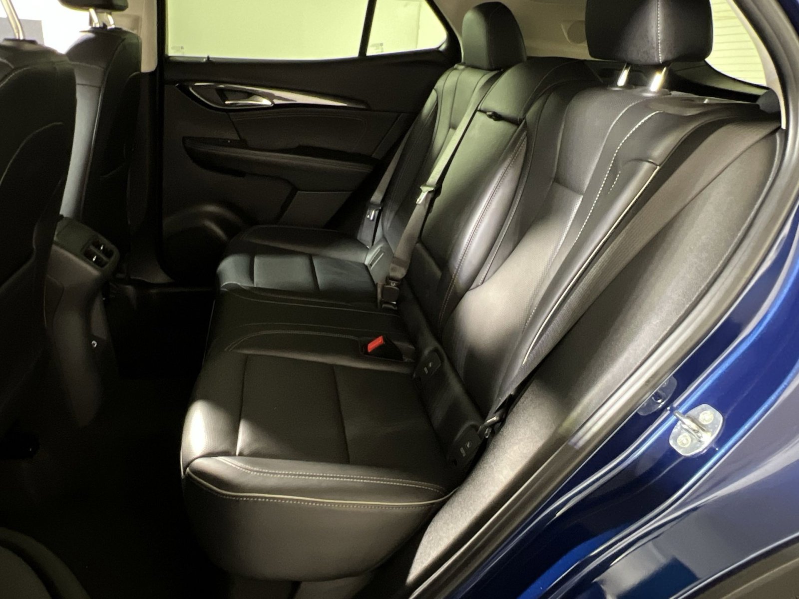 Used 2023 Buick Envision Essence image 23