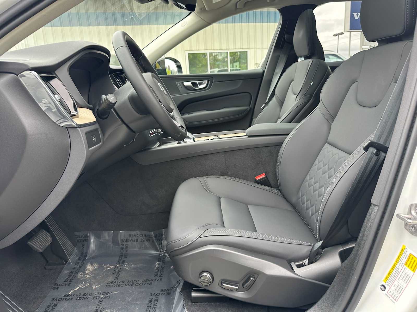 Used 2026 Volvo XC60 B5 Plus w/ Climate Package AWD/4WD image 19