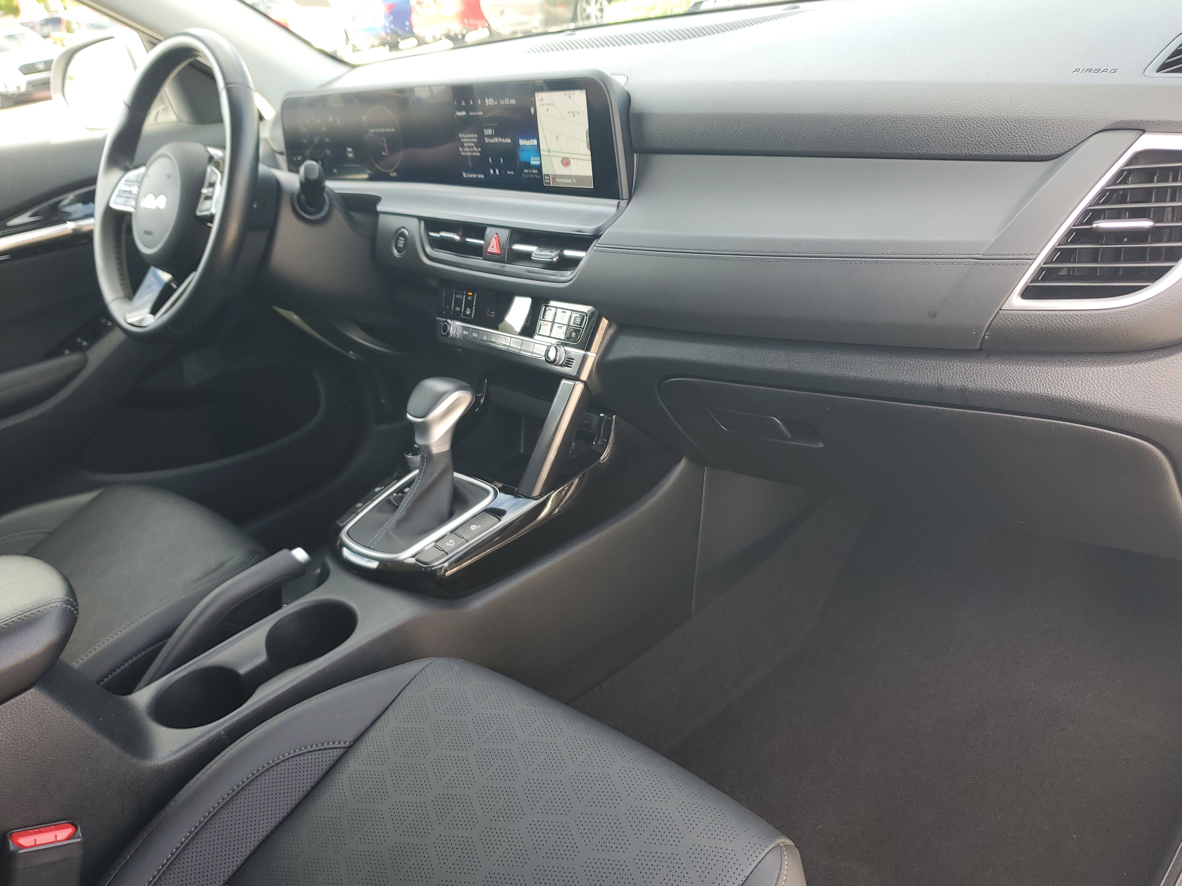 Used 2024 Kia Seltos EX image 18