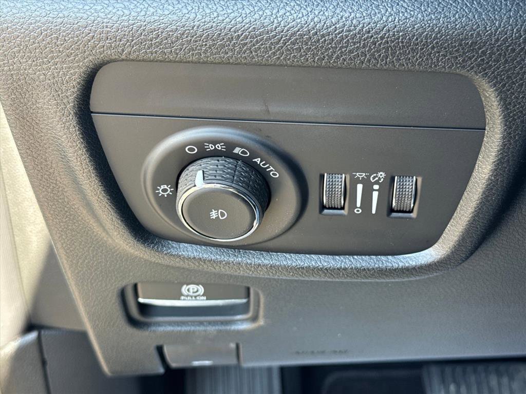 New 2026 Jeep Grand Cherokee L Limited w/ Limited Altitude Package AWD/4WD image 21