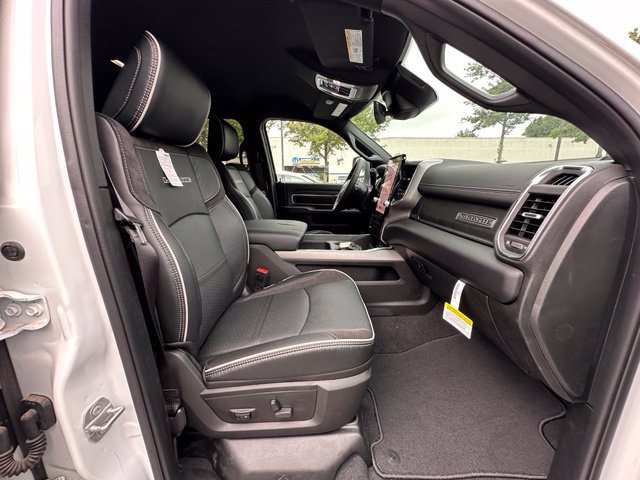 New 2026 RAM 2500 Laramie AWD/4WD image 23