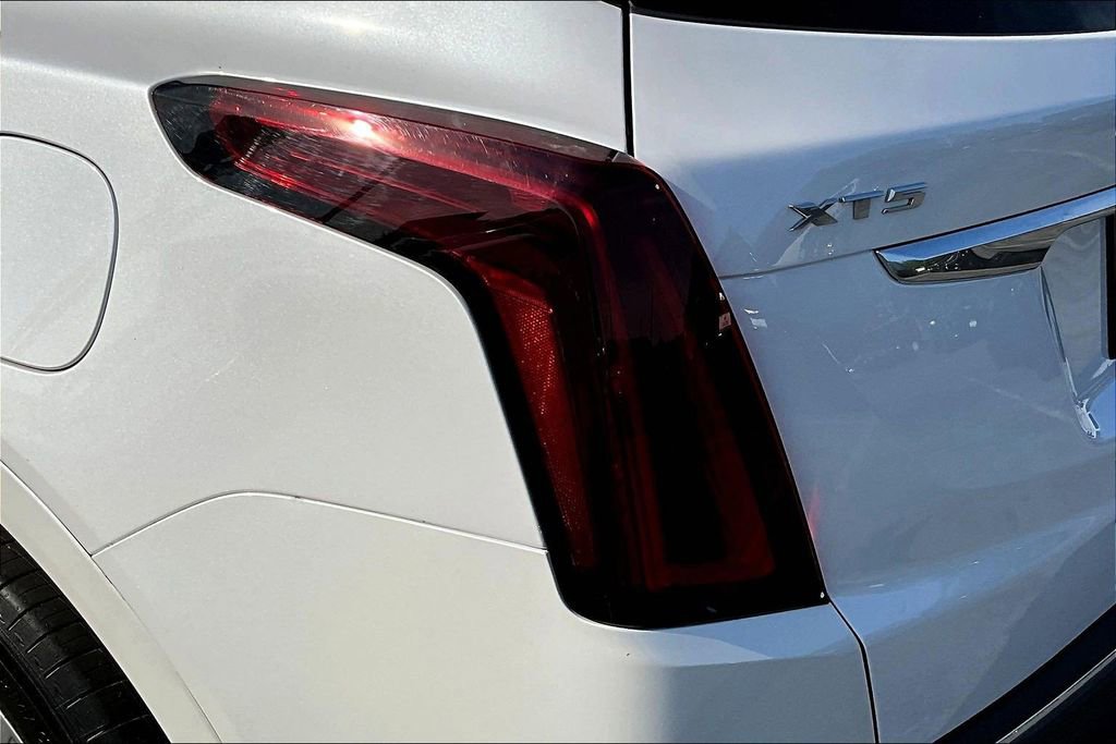 Certified 2025 Cadillac XT5 Luxury image 23