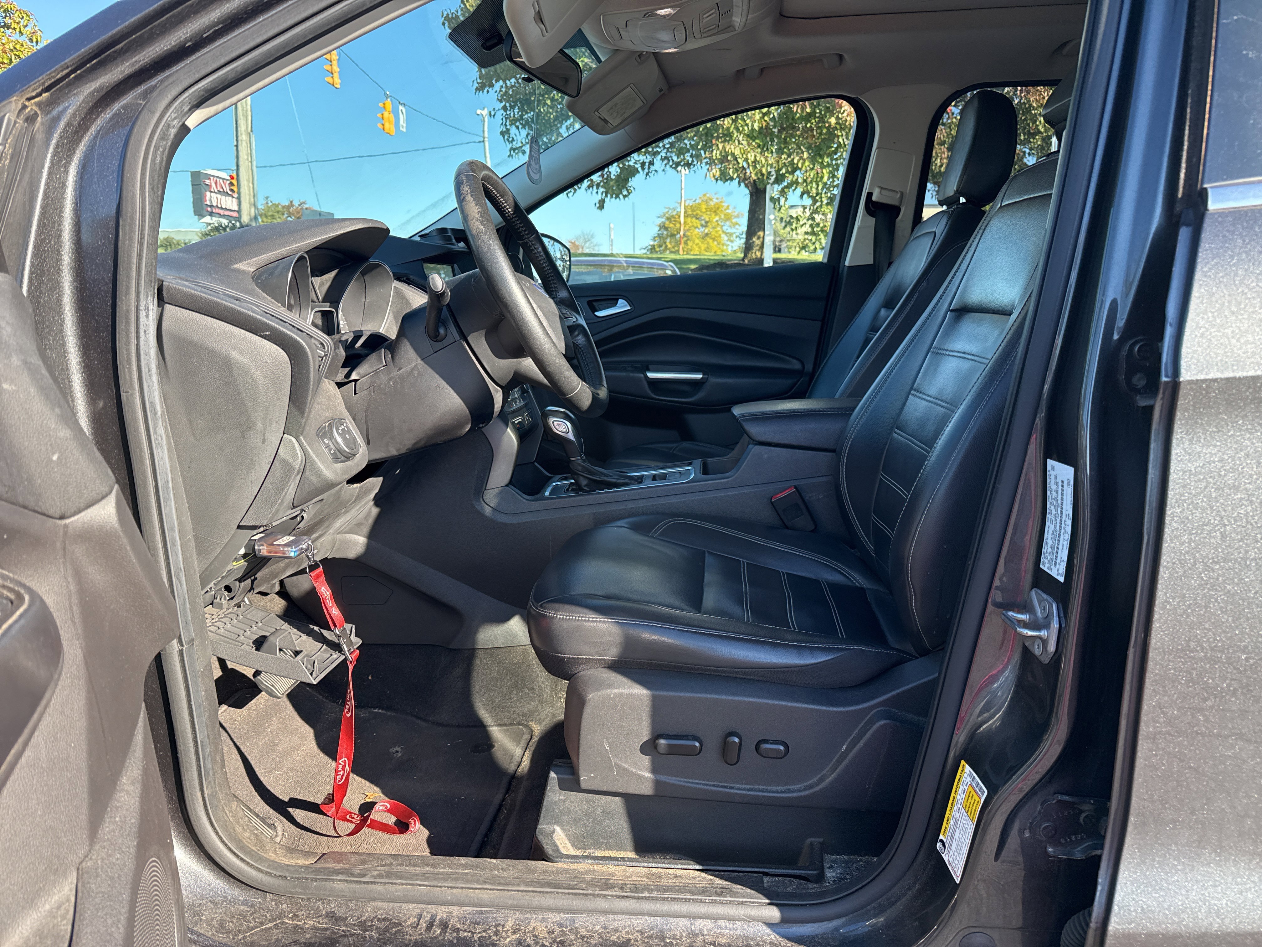 Used 2019 Ford Escape SEL FWD image 3