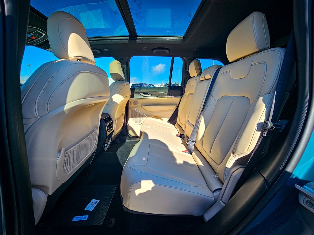 New 2026 Jeep Grand Cherokee Limited image 32