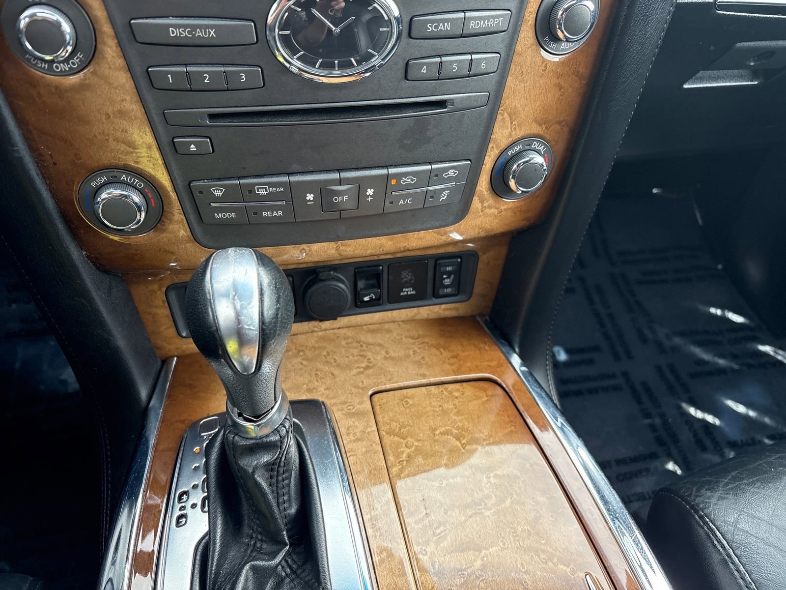 Used 2012 INFINITI QX56 4WD w/ Theater Pkg image 18