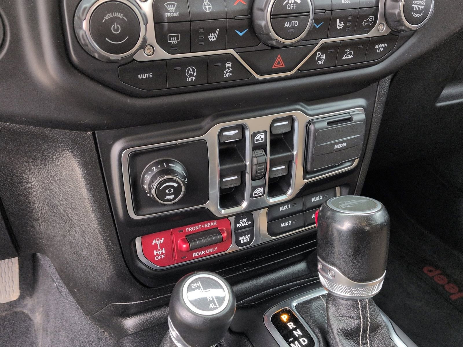 Used 2020 Jeep Gladiator Rubicon w/ Uconnect 4C Nav & Sound Group AWD/4WD image 37