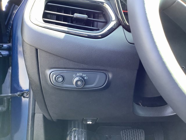 Used 2022 Chevrolet Equinox RS w/ RS Leather Package image 15