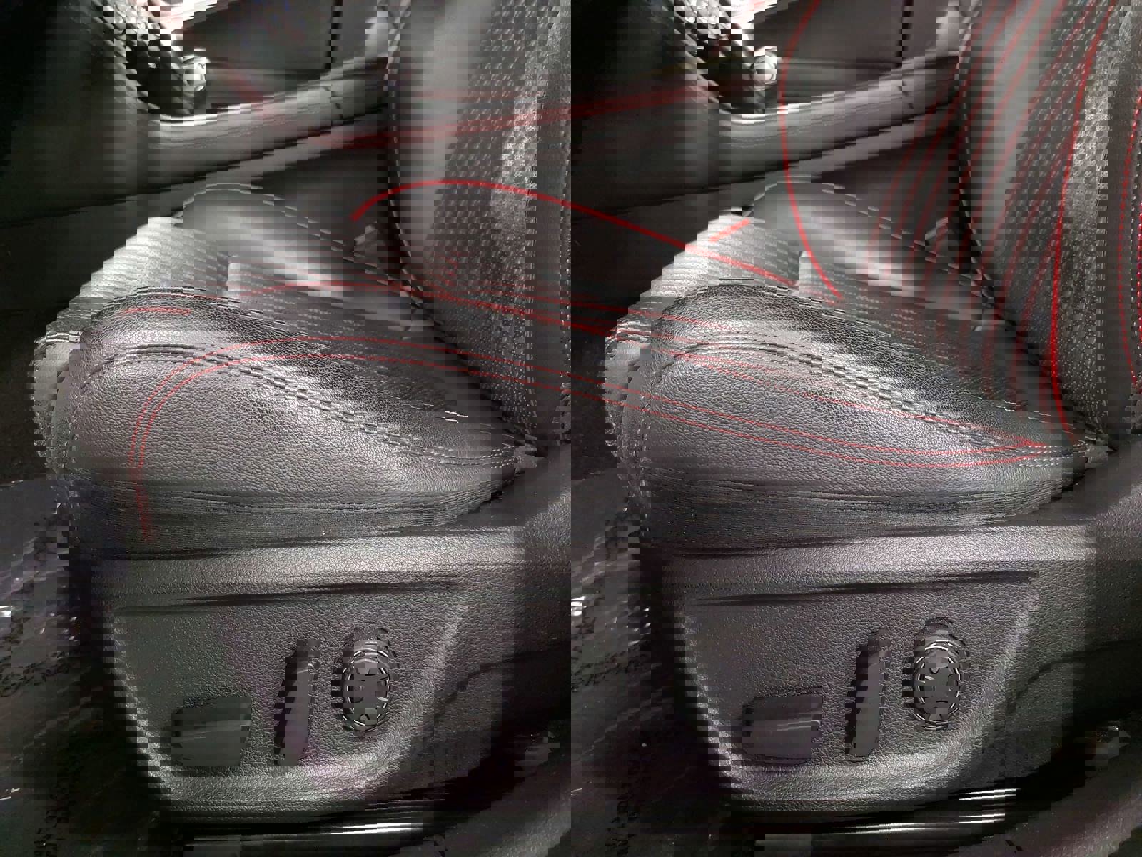 Used 2023 Genesis G70 2.0T w/ Sport Prestige Package image 29