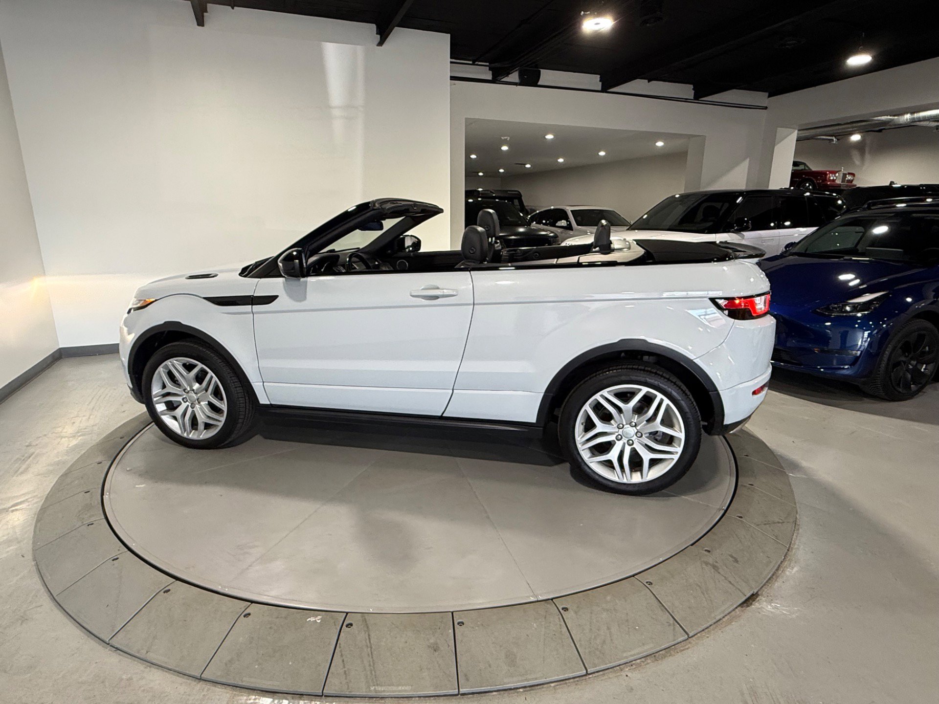 Used 2017 Land Rover Range Rover Evoque HSE Dynamic image 10