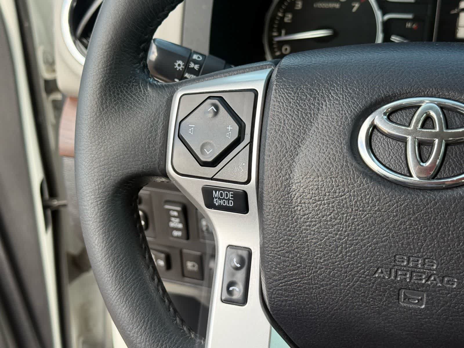 Used 2021 Toyota Tundra Limited w/ Limited Premium Package AWD/4WD image 18