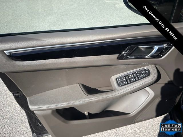 Used 2025 Porsche Macan w/ Premium Package Plus image 12