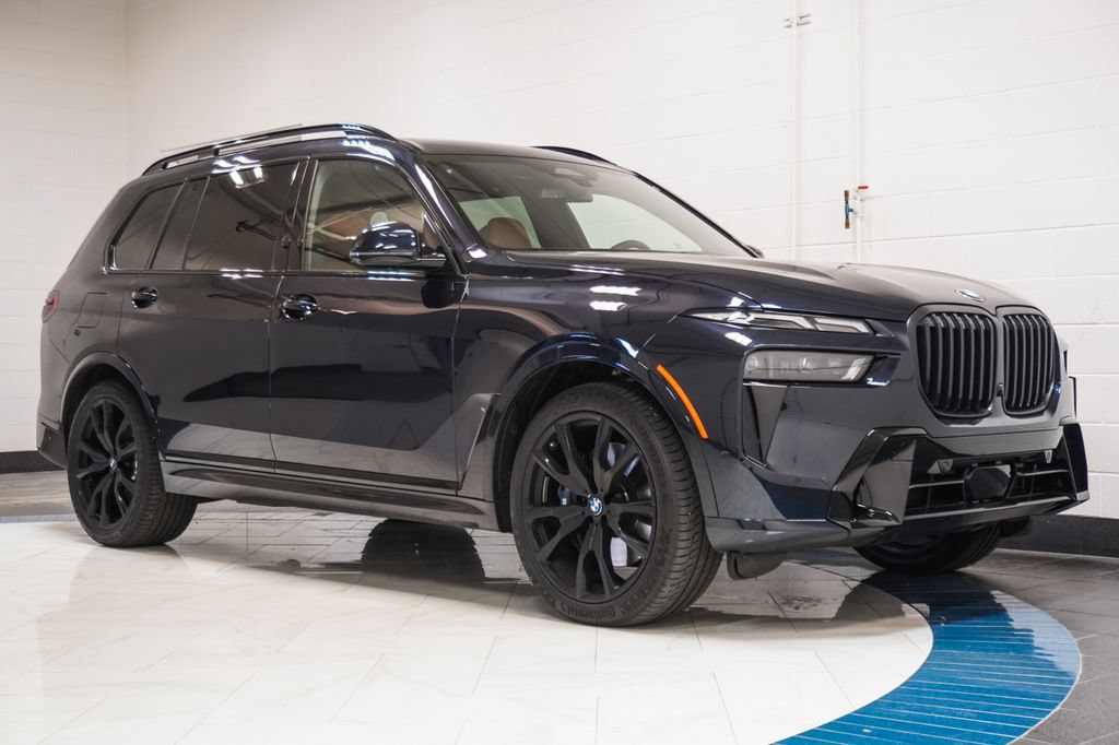 Used 2026 BMW X7 xDrive40i w/ M Sport Package AWD/4WD image 5