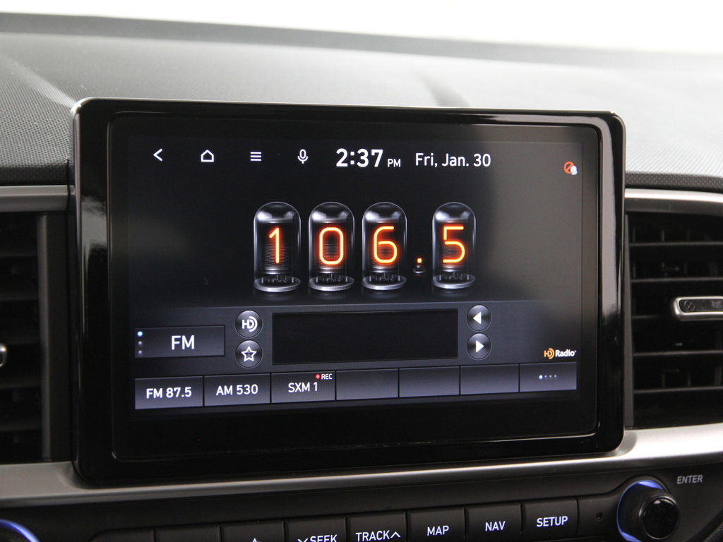 Certified 2021 Hyundai Venue SEL w/ Premium Package image 10