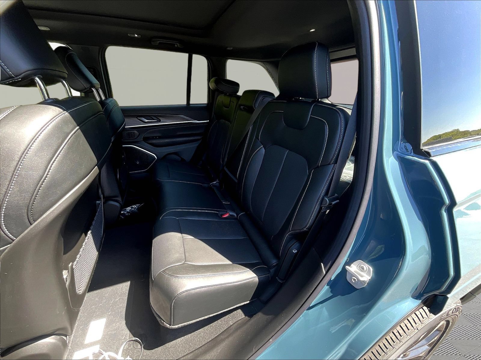 New 2026 Jeep Grand Cherokee Limited AWD/4WD image 18