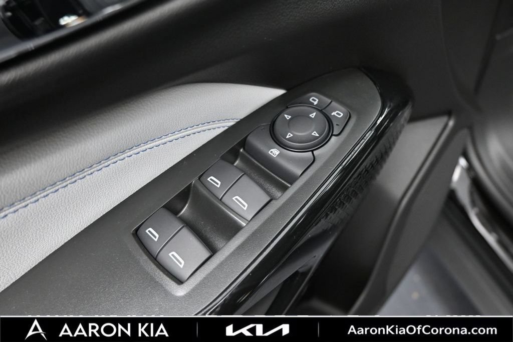 Used 2026 Chevrolet Trax LT w/ Sunroof Package FWD image 17