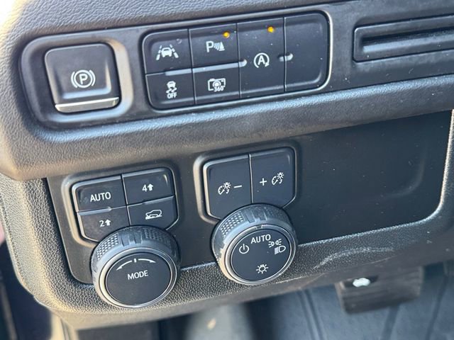 Used 2024 Chevrolet Tahoe RST w/ Luxury Package AWD/4WD image 19