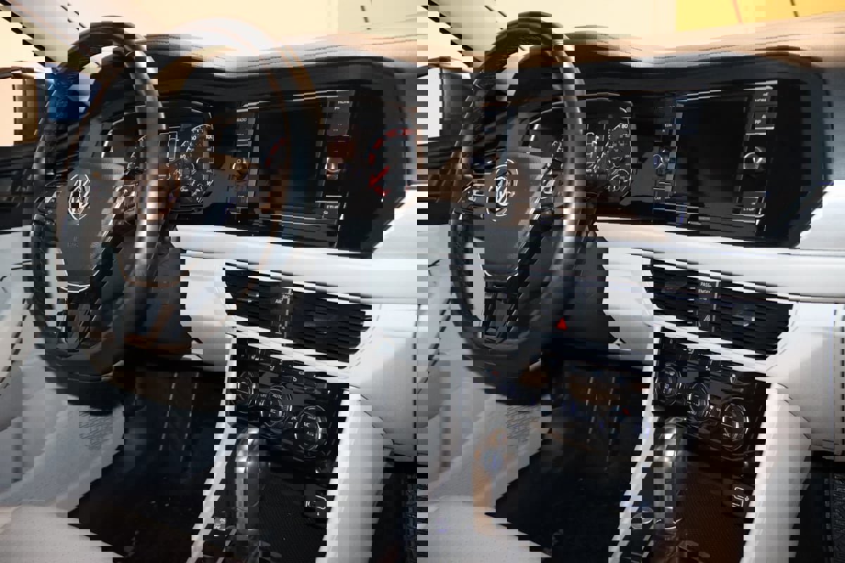 Used 2019 Volkswagen Jetta SE w/ Cold Weather Package image 53