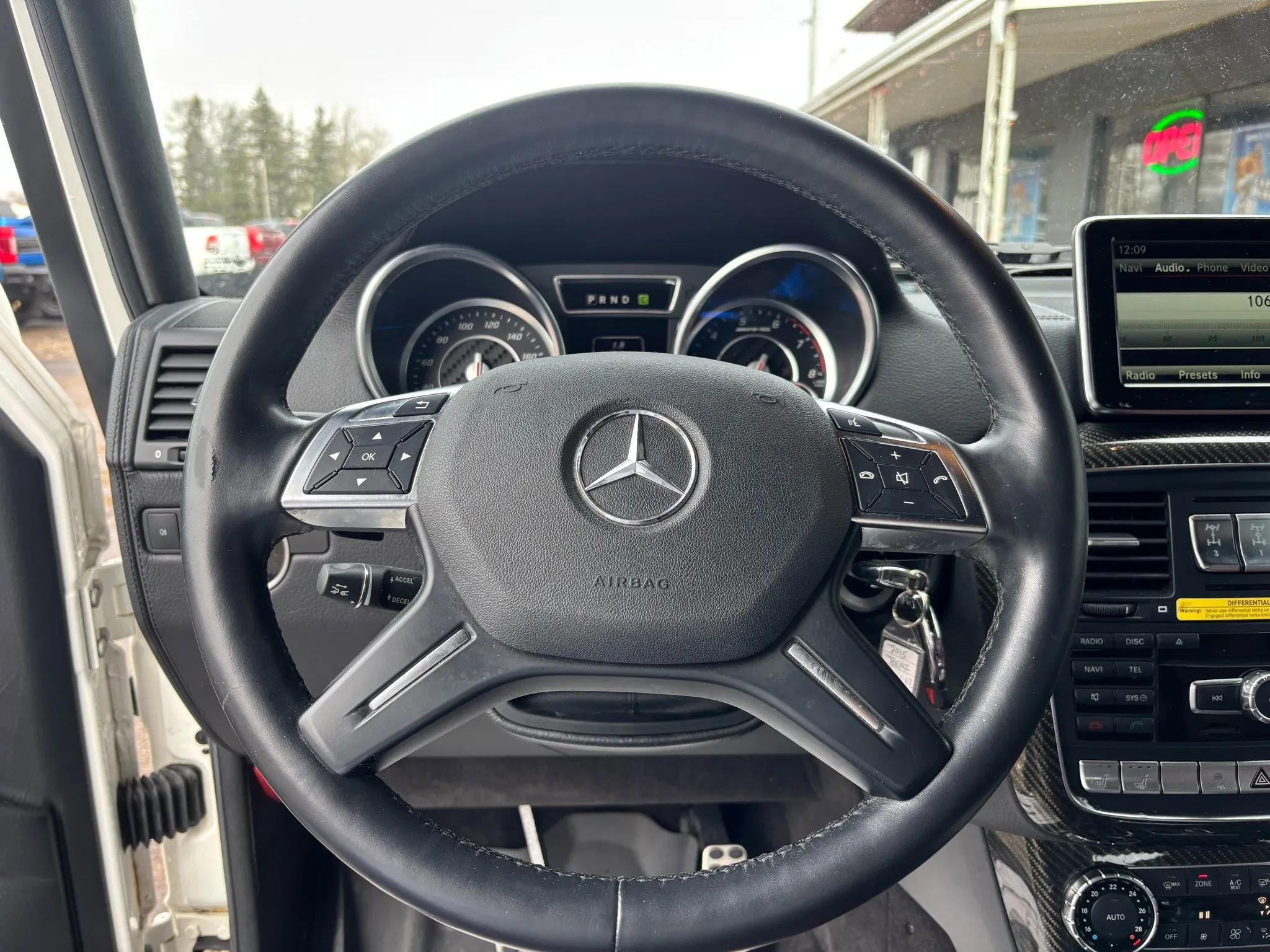 Used 2015 Mercedes-Benz G 63 AMG 4MATIC image 22