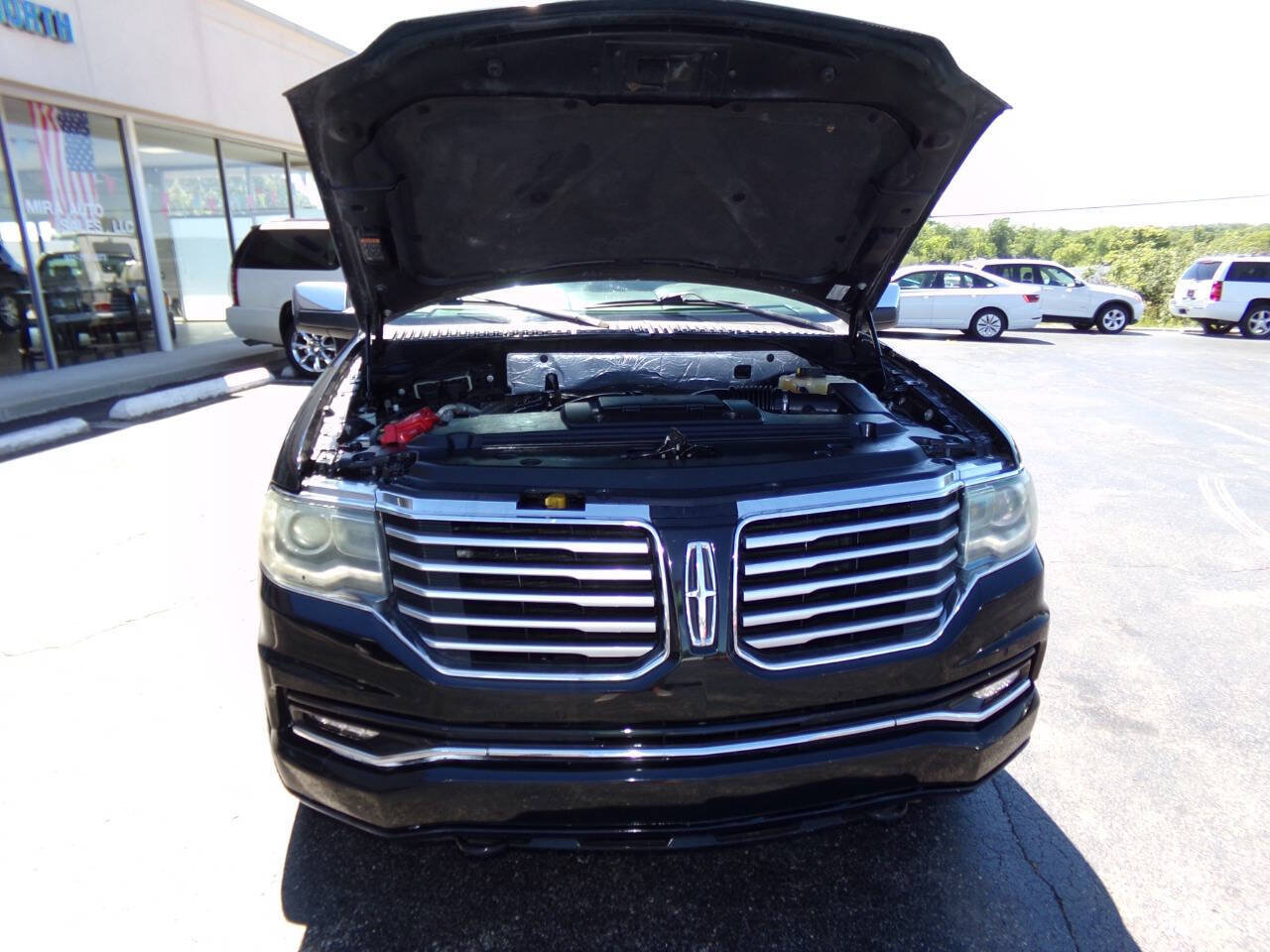 Used 2016 Lincoln Navigator L Select RWD image 39