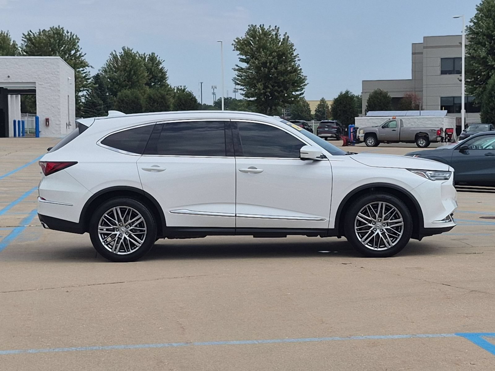 Used 2024 Acura MDX w/ Advance Package AWD/4WD image 5