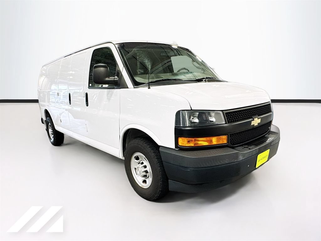 Used 2019 Chevrolet Express 2500 Extended RWD image 3