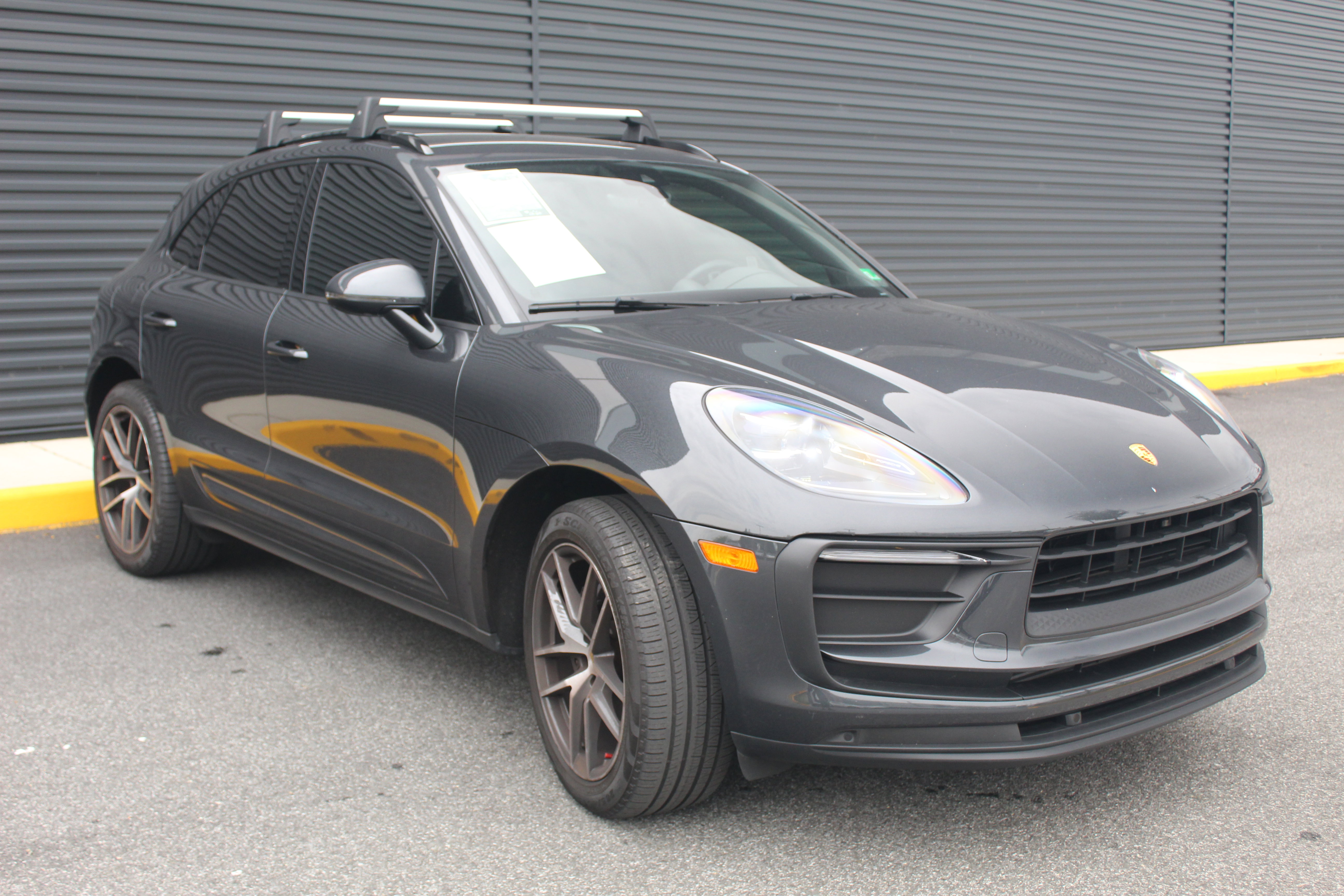Certified 2022 Porsche Macan image 10
