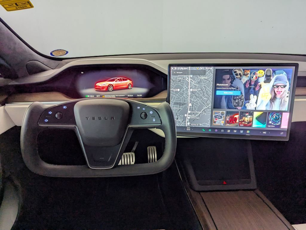 Used 2023 Tesla Model S Standard Range image 6