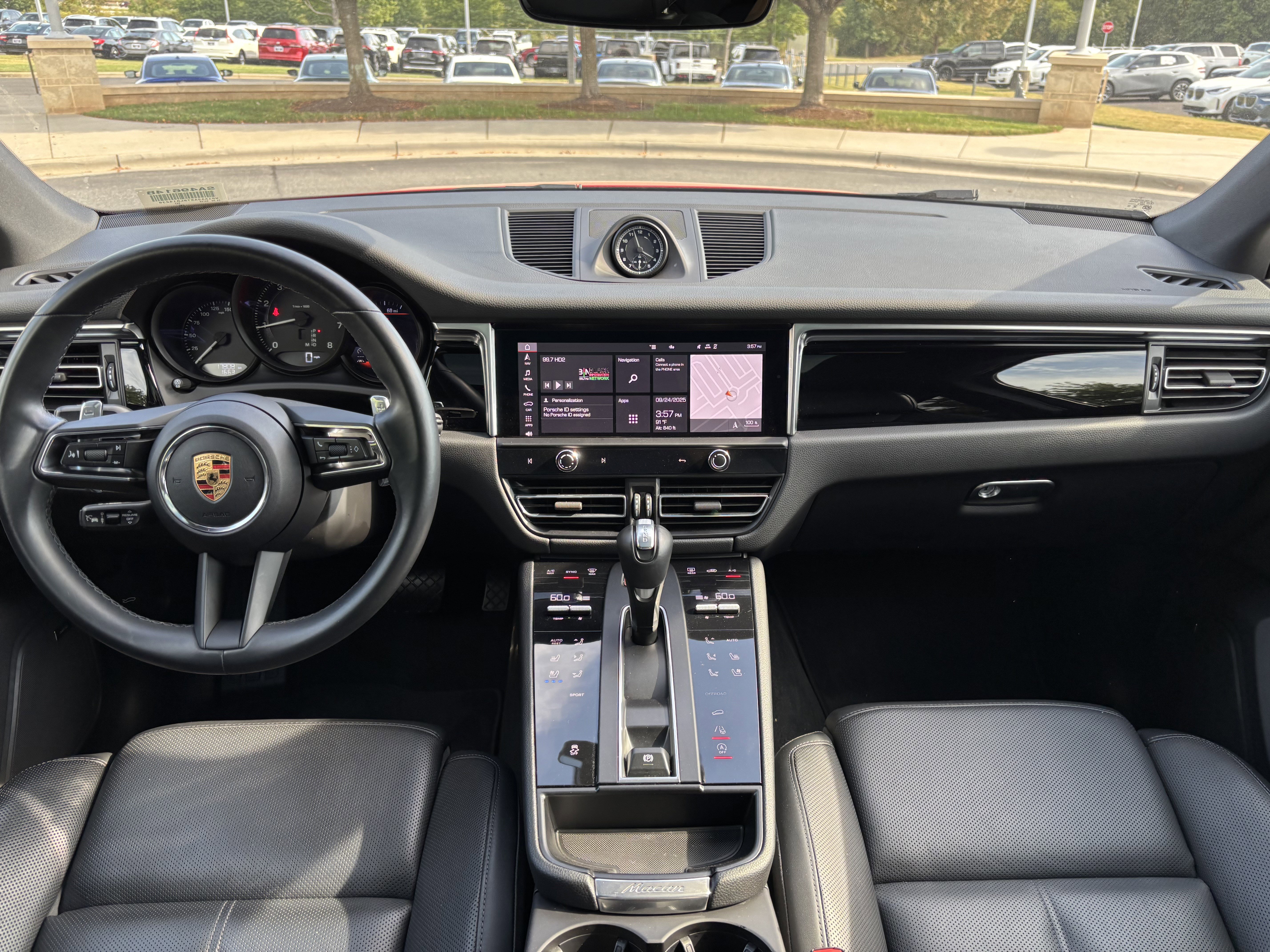 Used 2024 Porsche Macan image 18