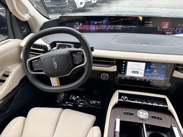New 2027 Lincoln Navigator Premiere AWD/4WD image 13