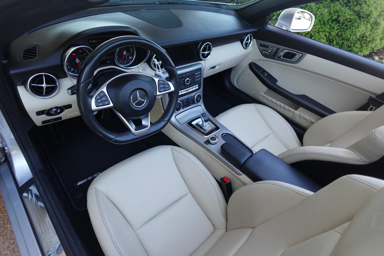 Used 2017 Mercedes-Benz SLC 300 image 16