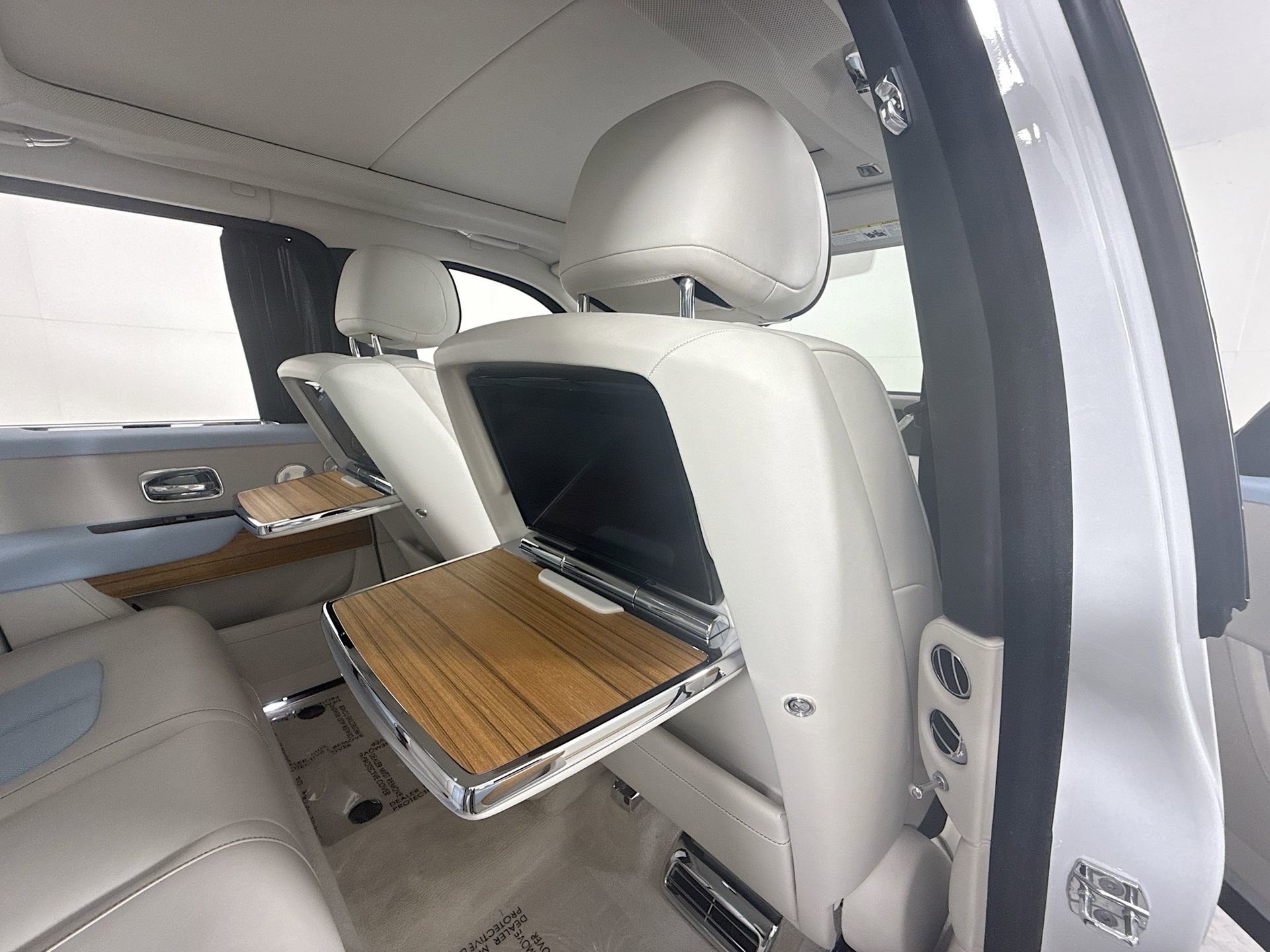 Used 2019 Rolls-Royce Cullinan image 25